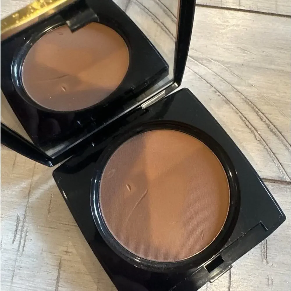 Lancome 560 suede (C) dual finish powder foundation